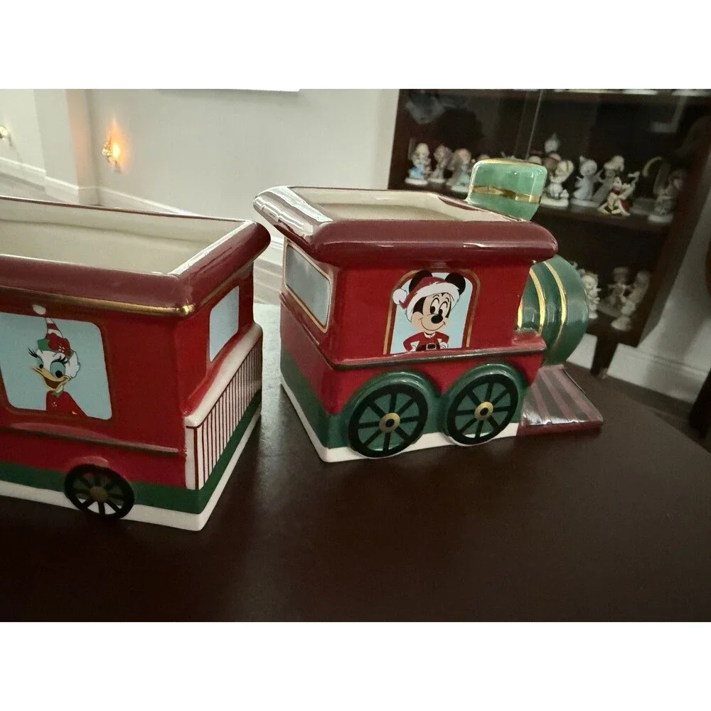 Disney Cheer Mickey Mouse and Friends Holiday Train Bowl Set - Open Box 2020